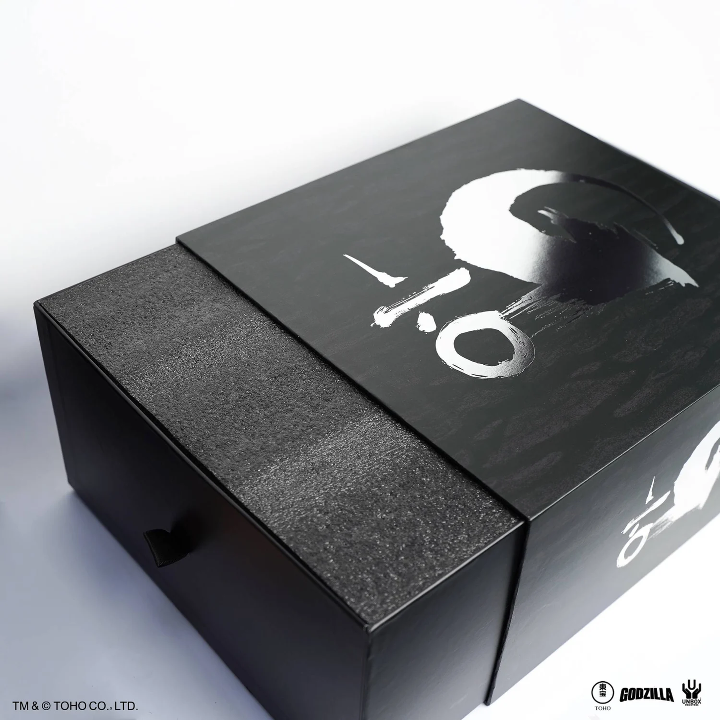 Unbox Industries x Transmission Toys: Godzilla Minus One Resin Project